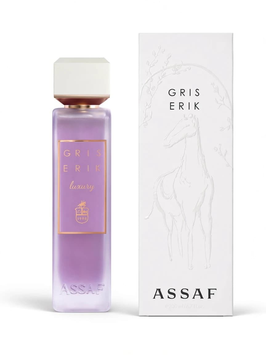 Gris Erik bottle with its embossed horse box